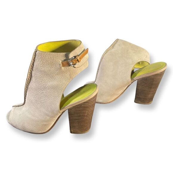 Coach- Suede Beige heeled sandals - Picture 4 of 8